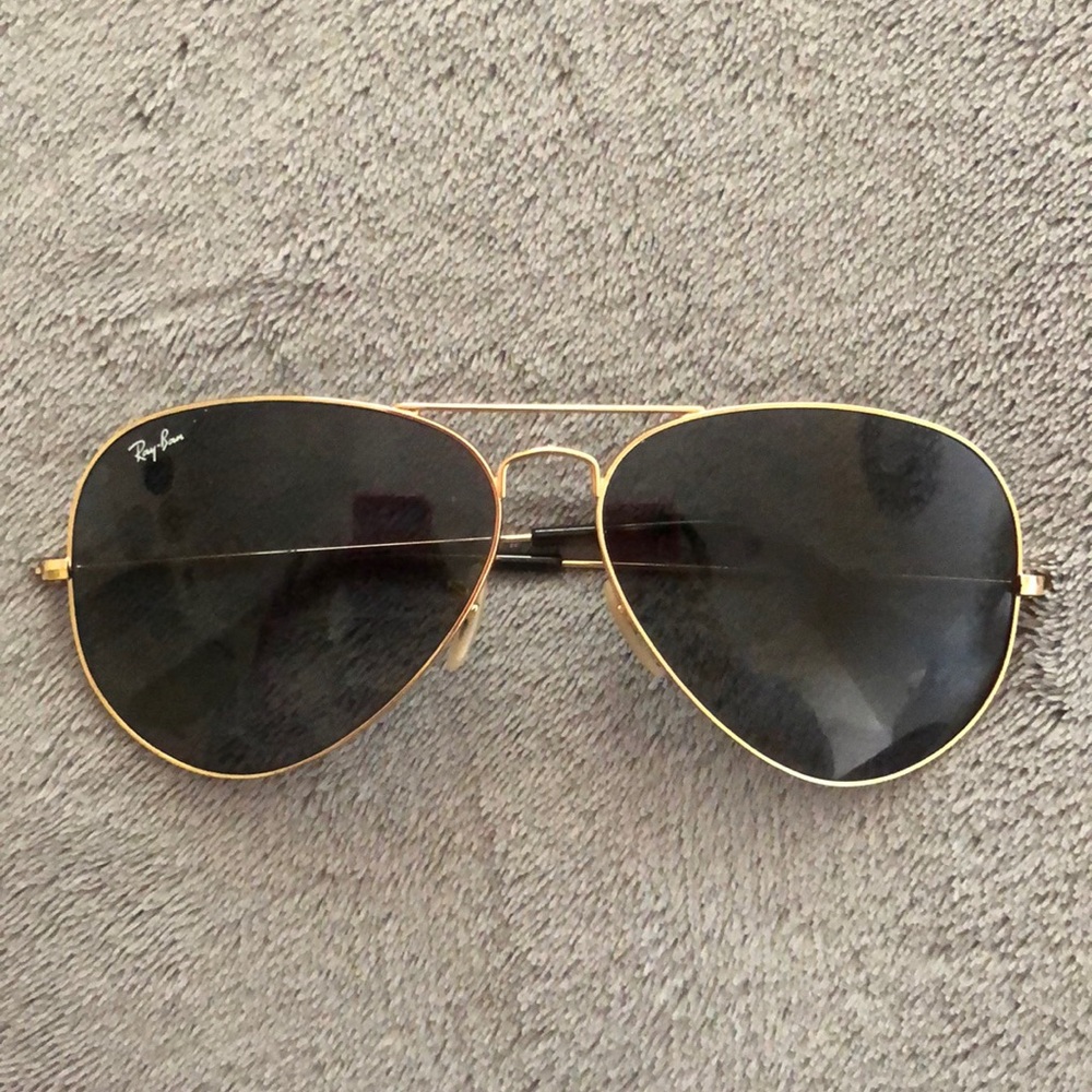 Ray Ban Aviators classic style